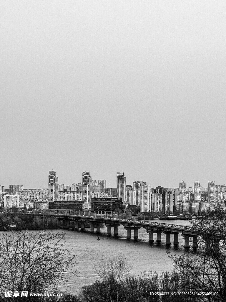 城市河畔桥梁风景
