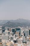 繁华都市与远山景致