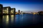 河畔城市夜景迷人风光