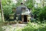 森林中的童话风小屋