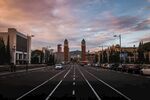 城市道路黄昏美丽景象