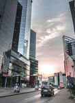 城市街道黄昏景象