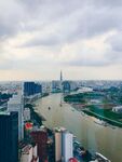 城市河畔高楼景观俯瞰