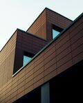 现代风格砖砌建筑一角