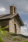 山间石砌小屋