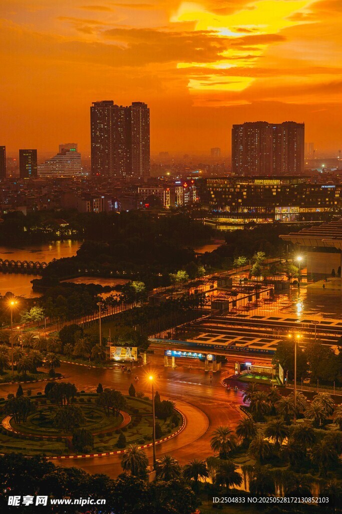 城市黄昏美景俯瞰图