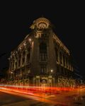 夜晚华丽建筑的光影之美