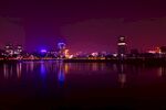 城市湖畔绚丽夜景