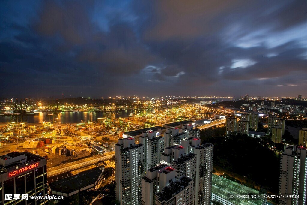 城市夜景灯火璀璨