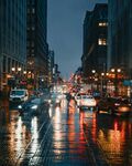 雨夜城市街道车流景象