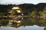日本金阁寺湖畔美景