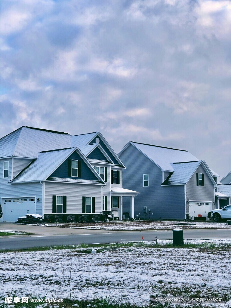 雪后乡村房屋景致