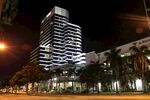 夜晚璀璨高楼建筑景观