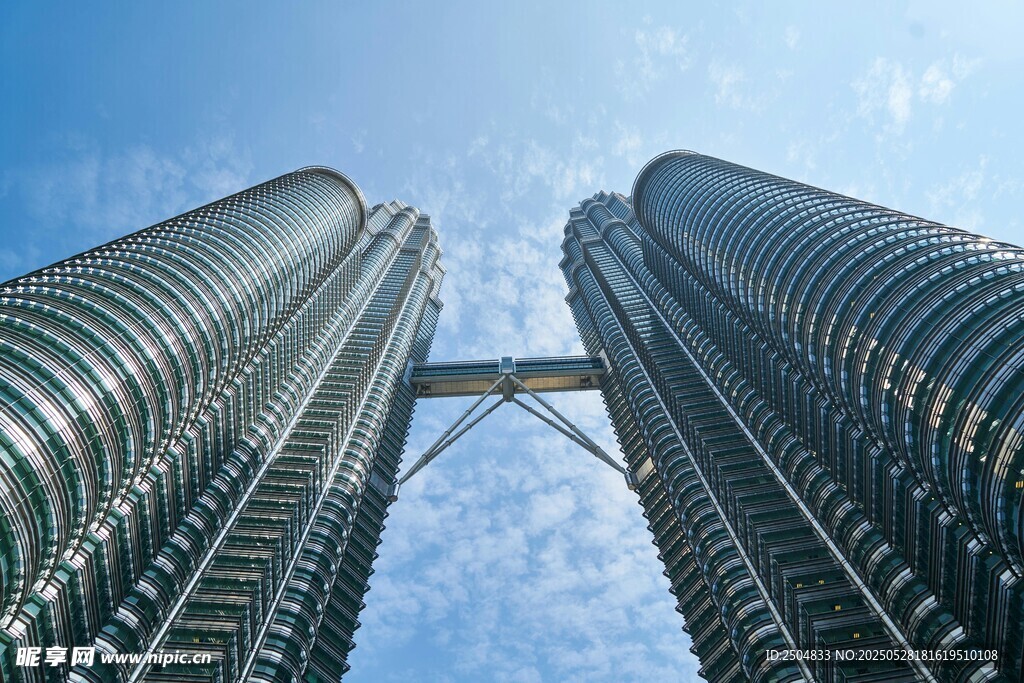 双子塔建筑空中连桥景观
