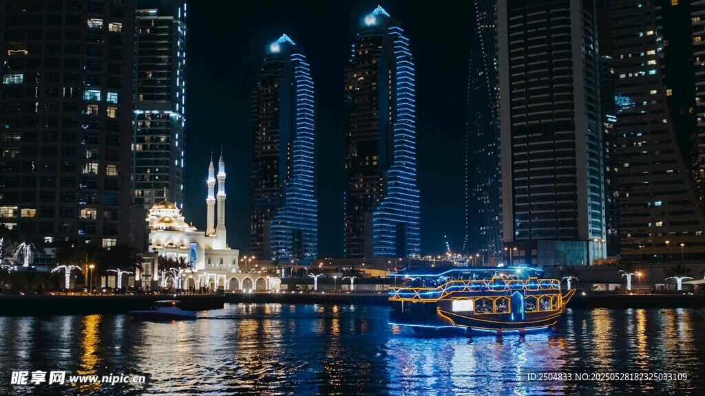 迪拜城市夜景璀璨风光