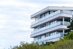 现代风格多层白色海景建筑