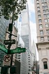 纽约街头路牌与高楼景观