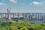基辅城市景观与祖国母亲雕像