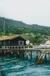 海边码头小屋风景