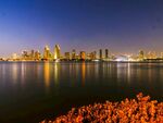 城市夜景湖畔美丽风光