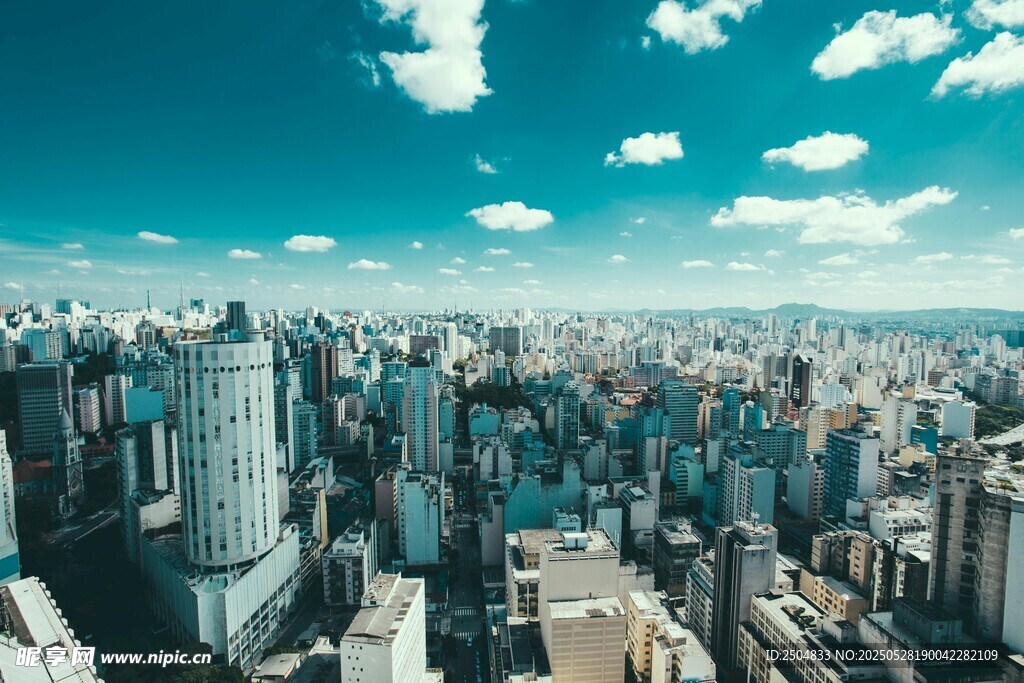 俯瞰繁华都市天际线