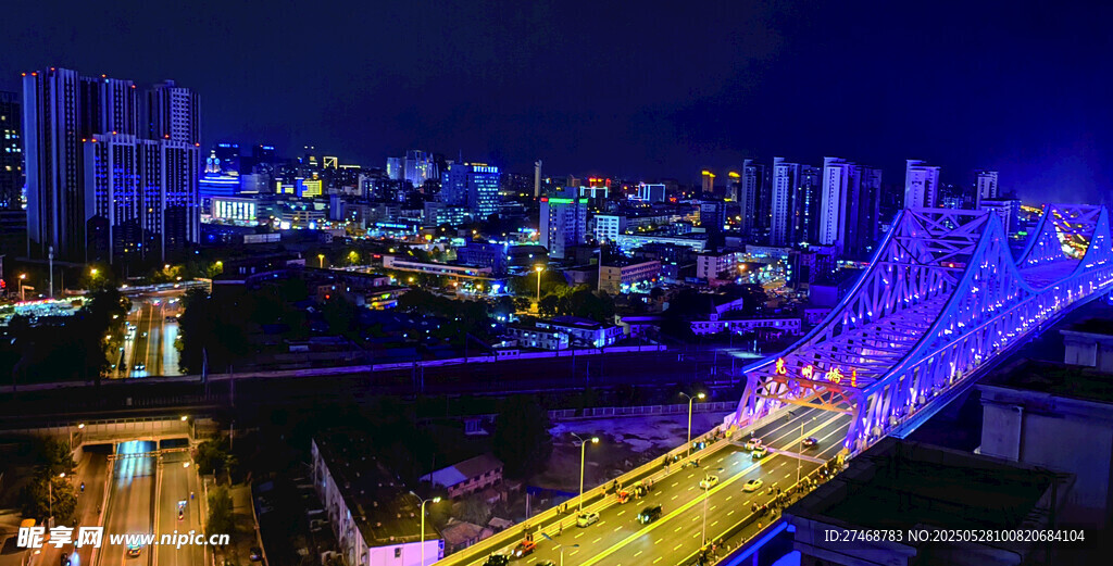 城市夜景中的璀璨高架廊坊光明桥