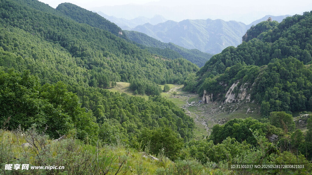 山间自然美景