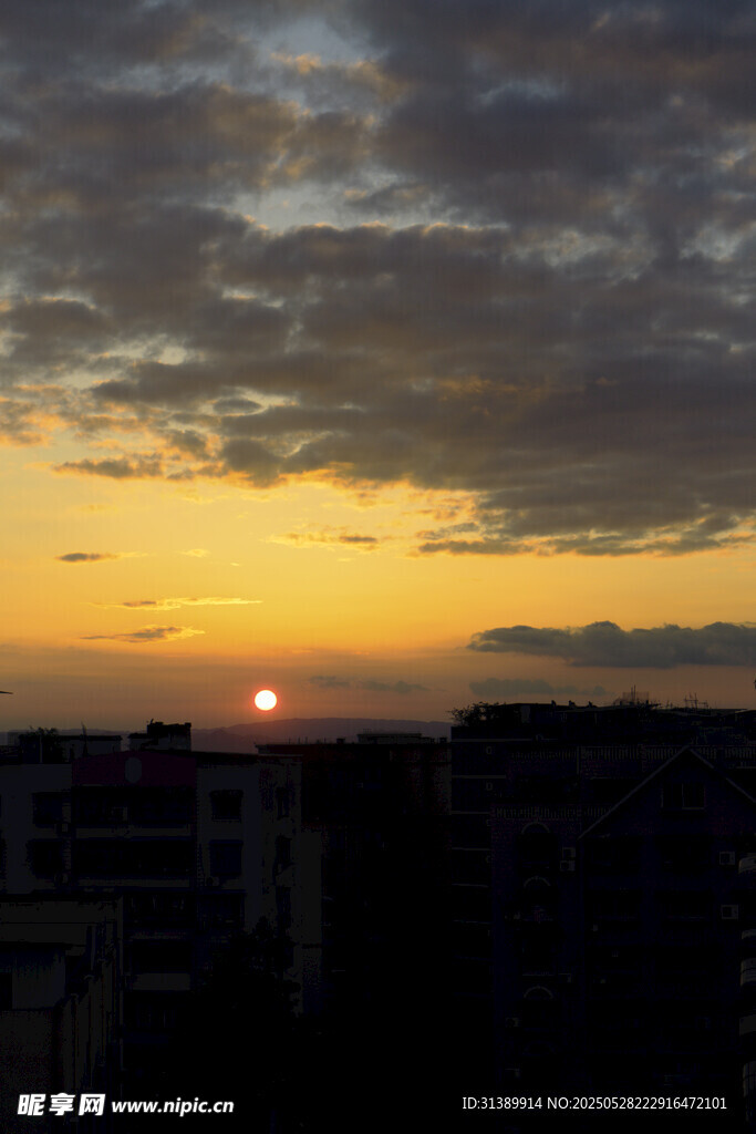 城市日落美景