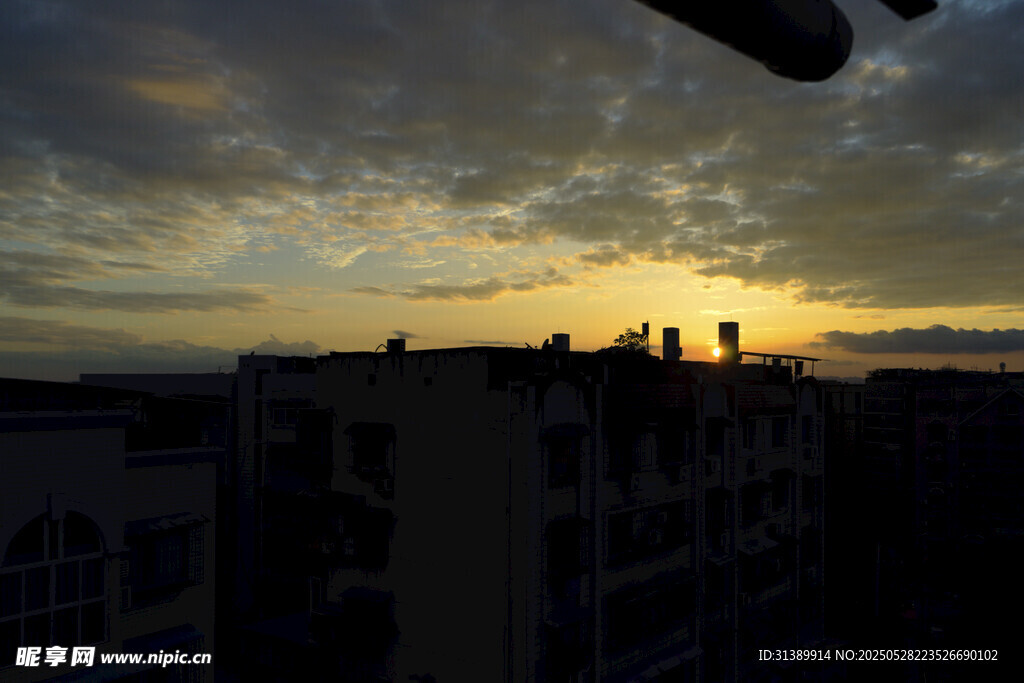 城市黄昏天际线美丽景象