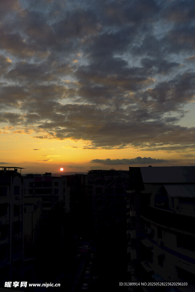 城市日落美景
