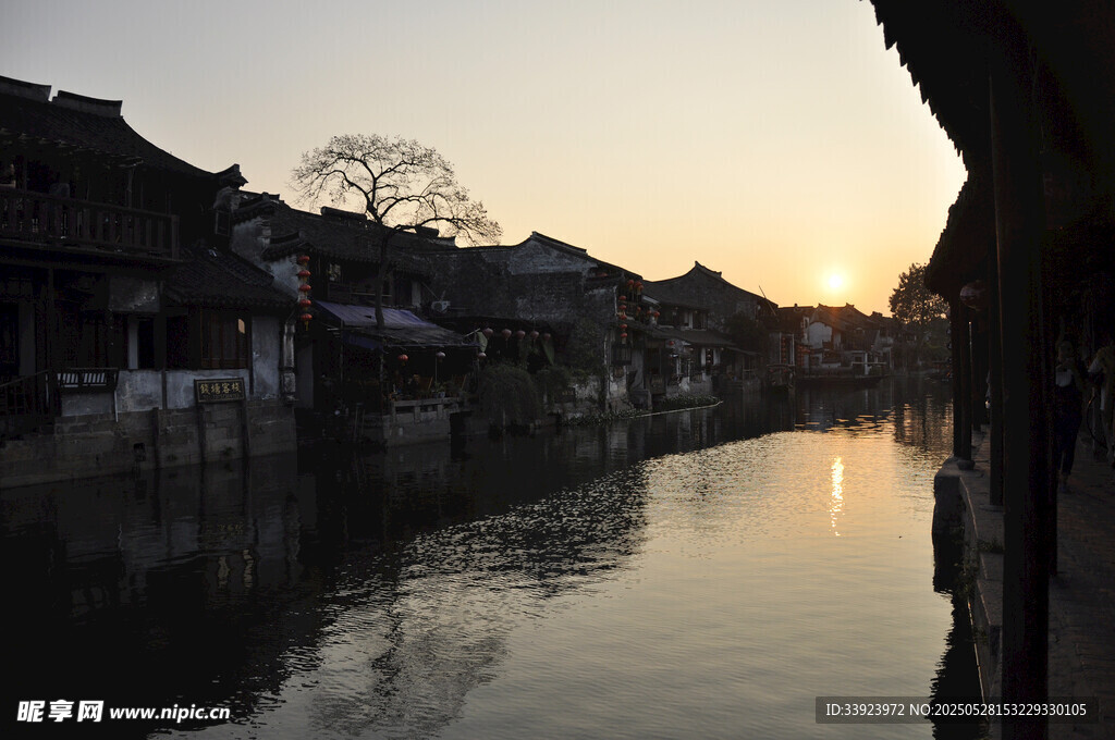 水乡黄昏景
