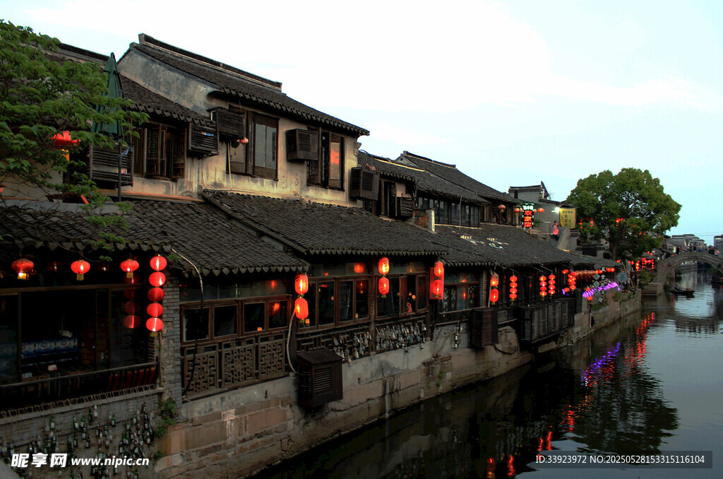 江南水乡夜景古建红灯笼