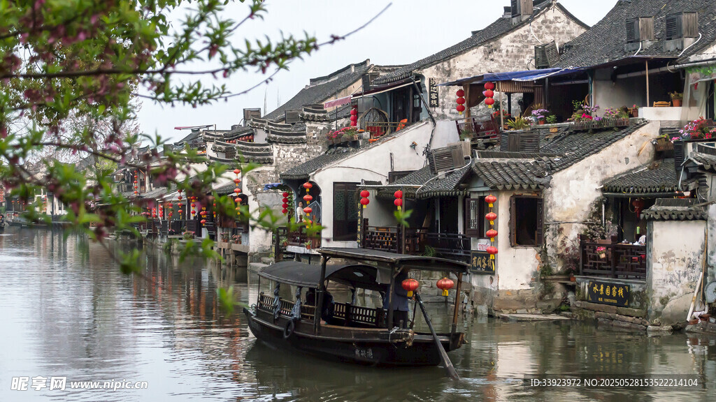 江南水乡小船悠悠美景