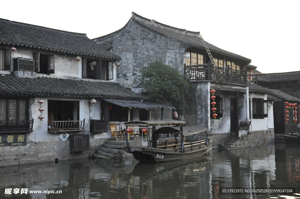 江南水乡古宅小船景致