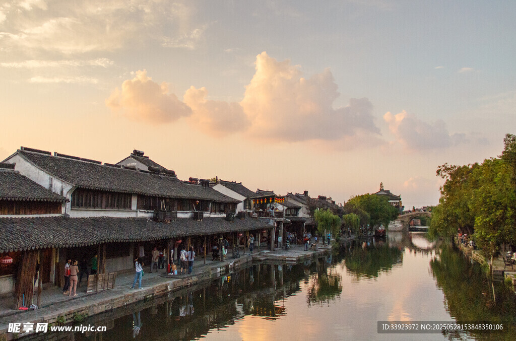江南水乡古街河畔美景