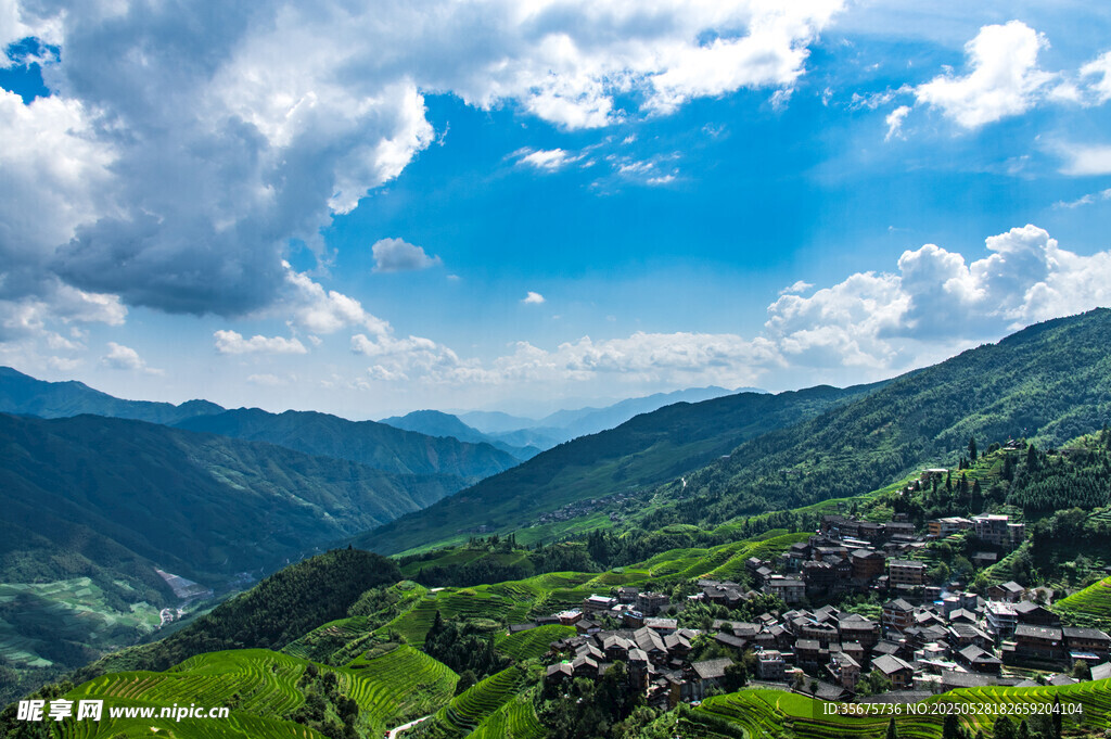 山间村落美景