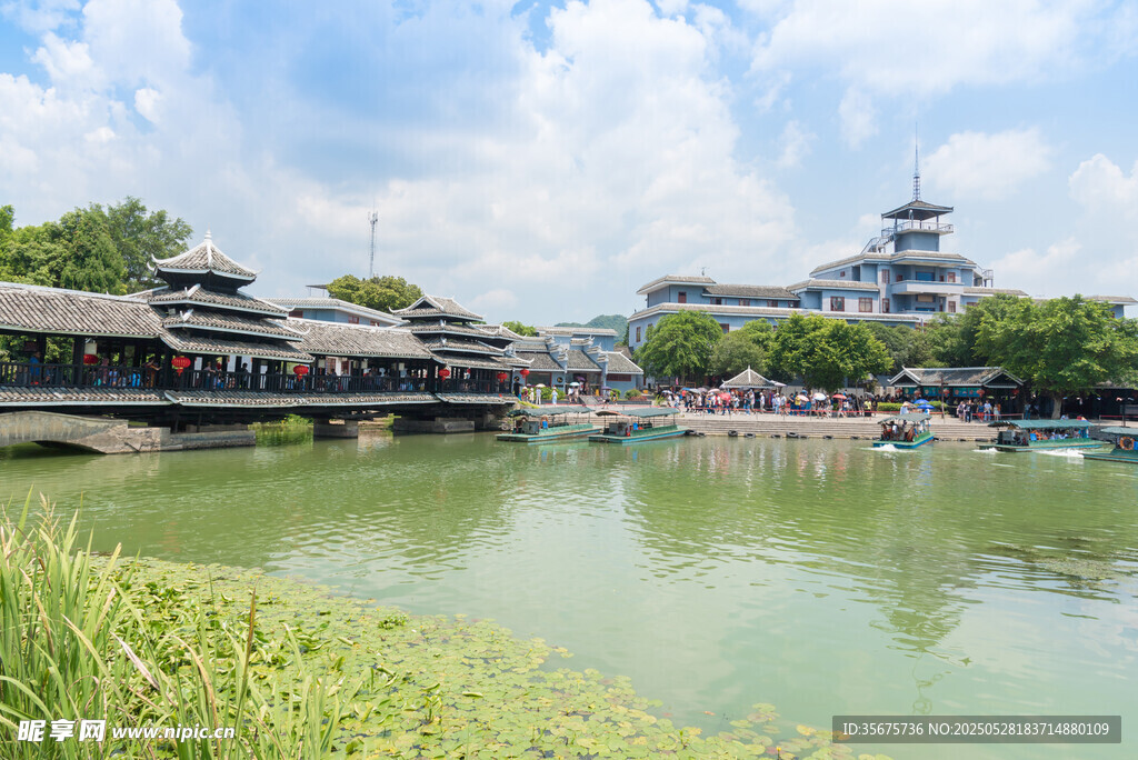 江南水乡湖畔古建筑风景