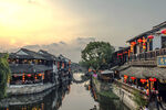 水乡黄昏景 古街灯火明