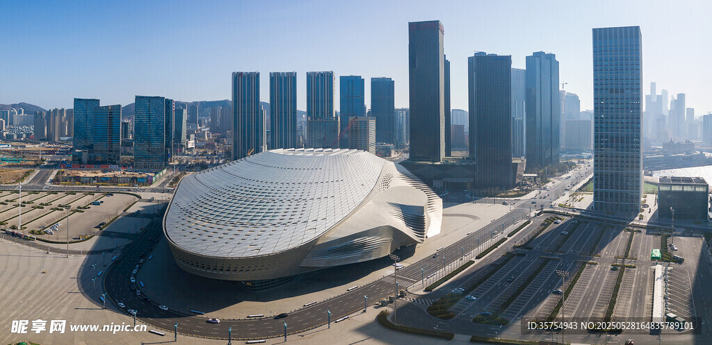 现代城市中的独特建筑景观