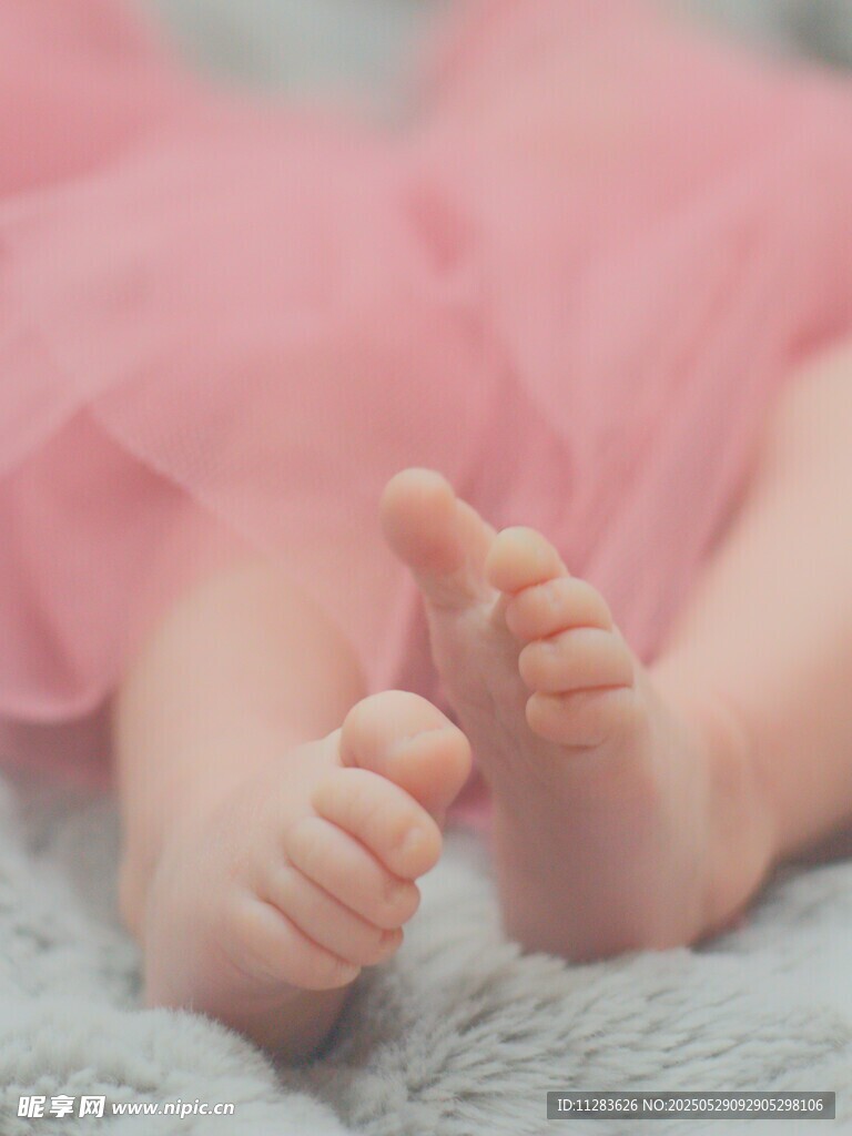 粉嫩婴儿小脚丫