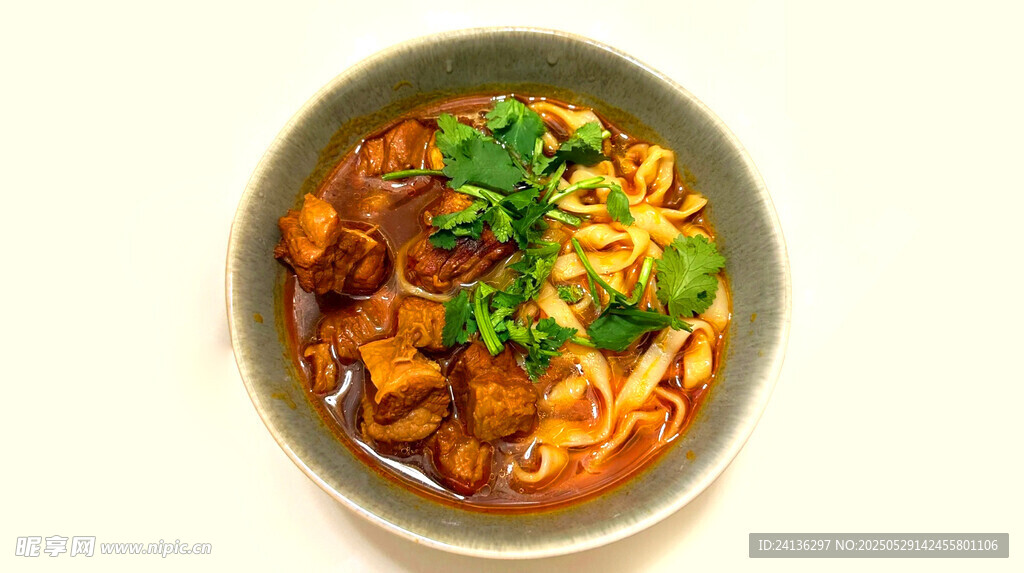 美味牛肉面条诱人呈现