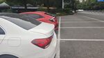 停车场中的多辆时尚轿车