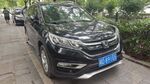 黑色SUV停在路边