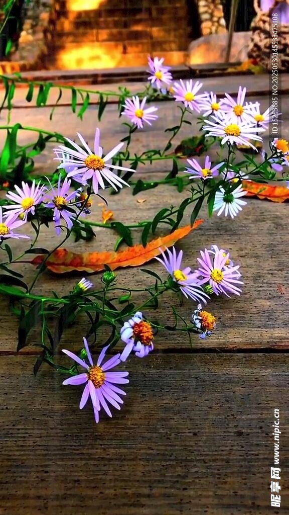 手工编织紫色花朵花环