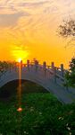 夕阳下的石桥美景