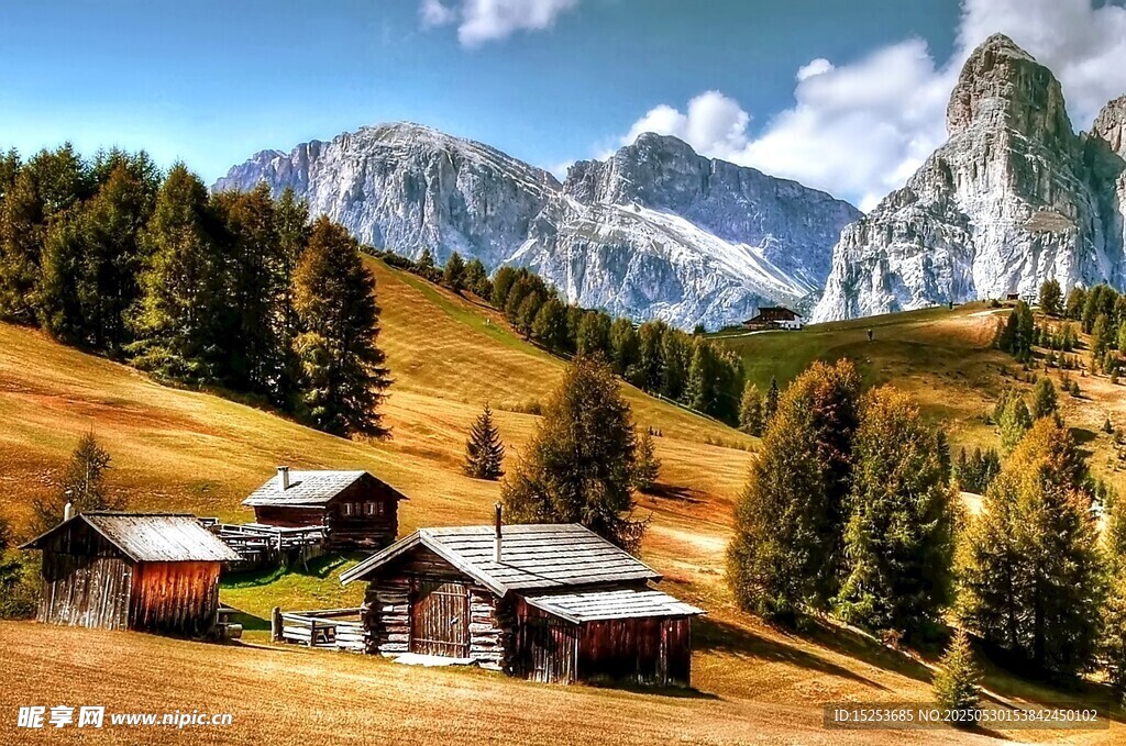 山间木屋与壮丽山景