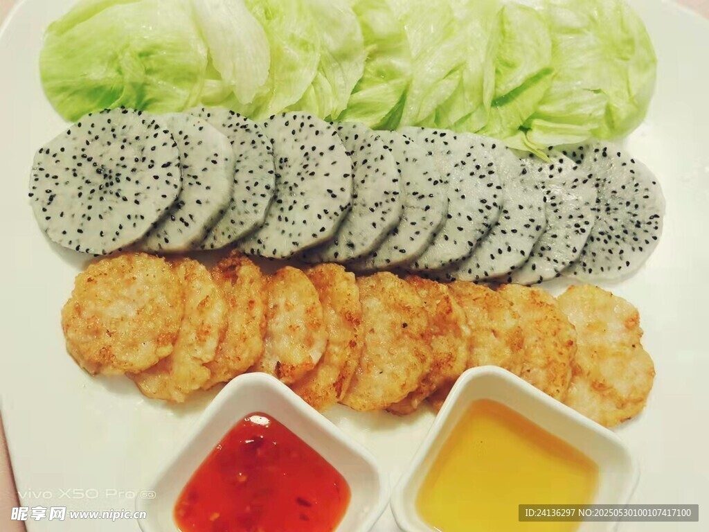 美味小吃拼盘配蘸料