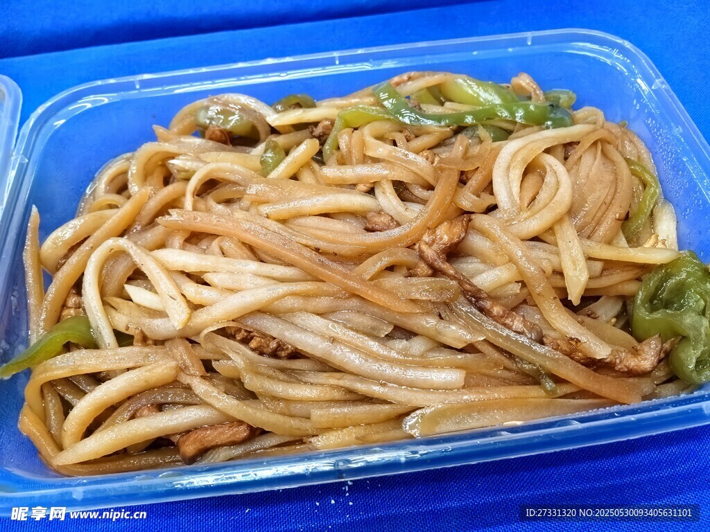 盒装美味凉拌面条