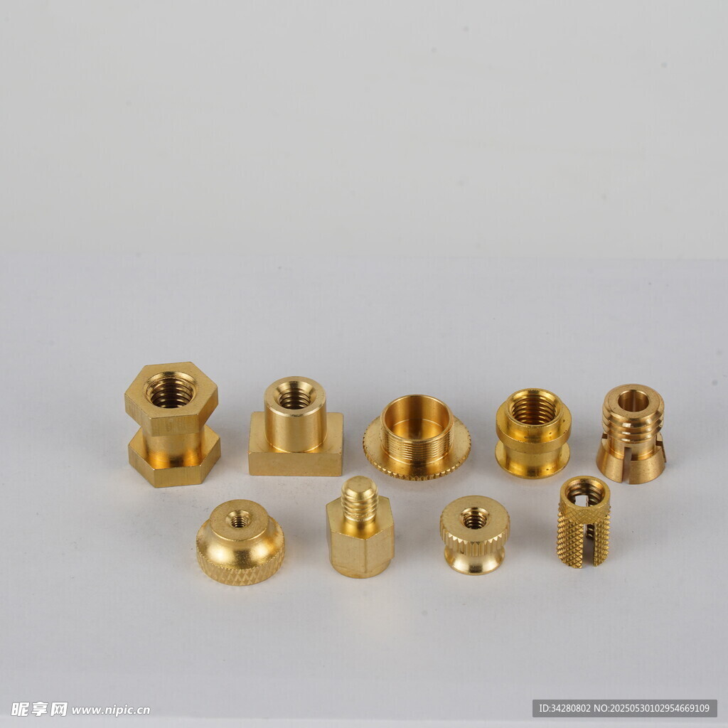 金色金属零件展示
