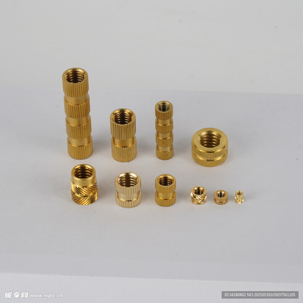 金色金属零件展示